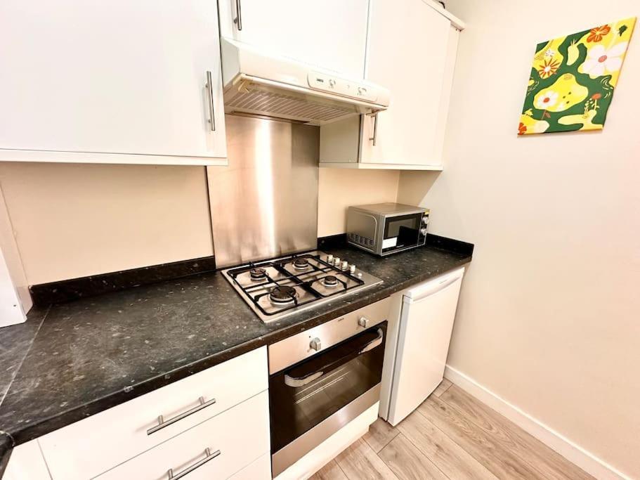 2 Bedroom Apartment In Se13 London Exteriör bild